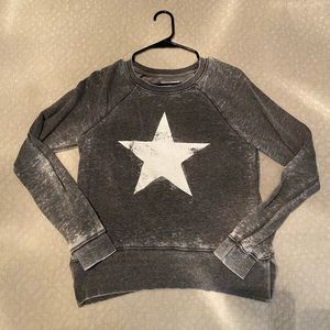 Women’s graphic pullover